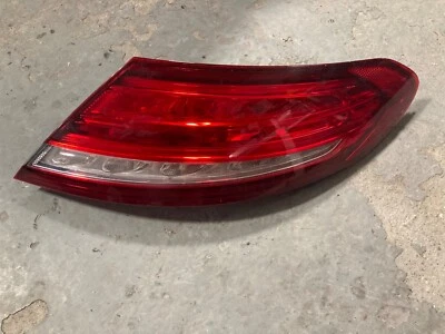 Luz trasera mercedes-benz c43 amg 2017 Foto 1 de 2