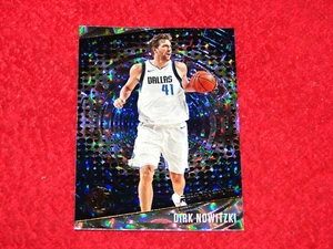 Dirk Nowitzki Mavericks 2017-18 Revolution Fractal #72 (K1) - Bild 1 von 1