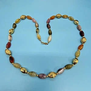 Collana con perline agata rutilata multicolore forma ovale tono oro firmata Napier - Foto 1 di 12