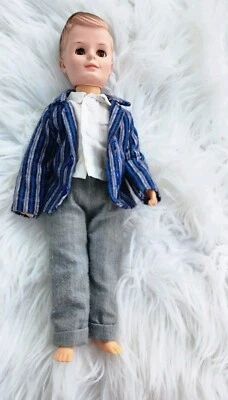 Muñeca Uneeda Bob Teen Boy cabello moldeado ojos para dormir 11 pulgadas Foto 1 de 4