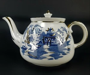 Vintage Gibson Staffordshire England Blue Willow Teapot  4¾" Tall - Picture 1 of 12