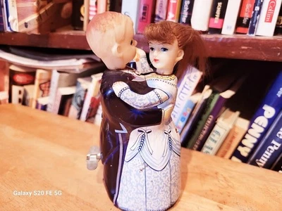 NICE VINTAGE  TIN & CELLULOID WIND UP  DANCING COUPLE  made in  JAPAN - Image 1 of 4
