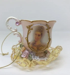 Romantic Victorian Mini Cup Figure Ornament Christmas Ceramic Cameo Resin 2.5" - Picture 1 of 11