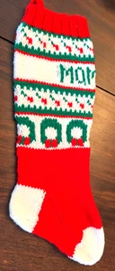 Handgestrickter Weihnachtsstrumpf "Mama" in rot grün und weiß Acrylgarn - Bild 1 von 5