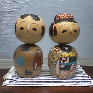 Juego de 2 muñecas Kokeshi de colección pareja niño niña hombre mujer cabeza bobble de madera asiente mini - Imagen 1 de 12