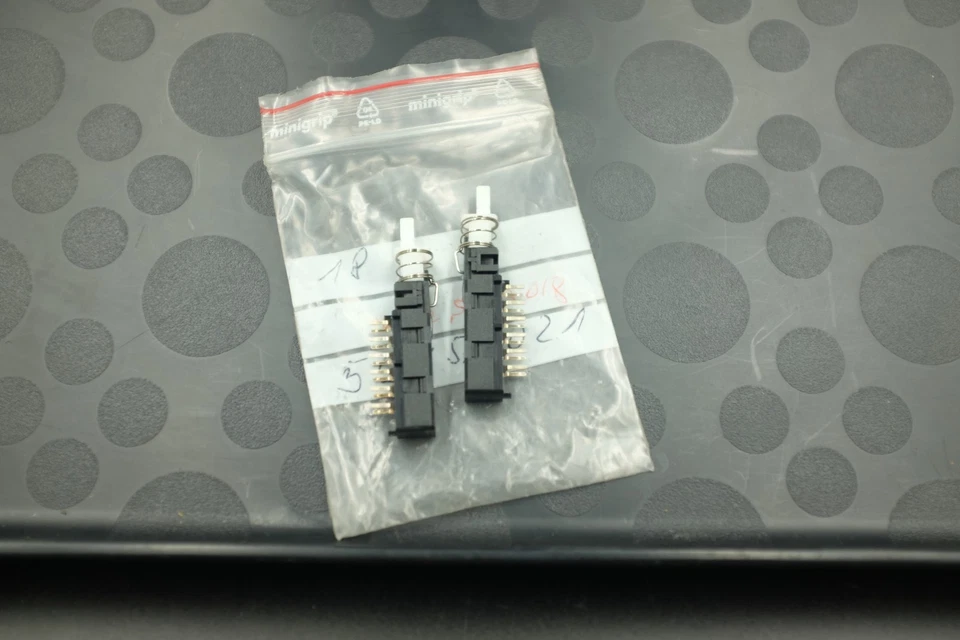 PAIR OF STUDER 55.15.0021 Push-Button Switch 1x4U lock A961 A962 A963 A970 NEW - Image 1 of 4