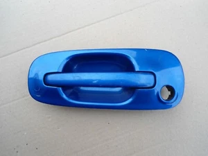 SUBARU IMPREZA EXTERIOR PASSENGER FRONT DOOR HANDLE BLUE 2001-2002 FREE P&P - Picture 1 of 1