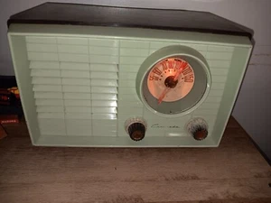 Vintage Coronado tube Radio 1950 mint green sea foam am radio works mid century - Picture 1 of 3