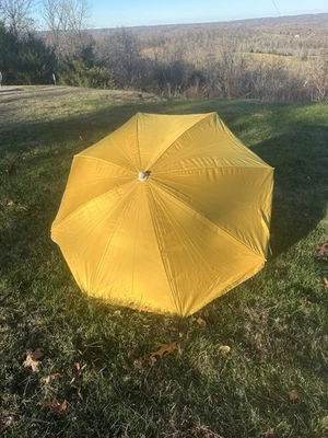 Paraguas de playa amarillo de 6 pies SOLO MITAD SUPERIOR - sin poste inferior - toldo de repuesto Foto 1 de 4
