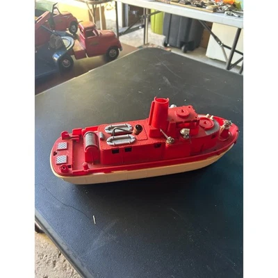 "Barco de bomberos ideal vintage de los años 50 juguete de 16"" - barco de bomberos rojo y crema" Foto 1 de 4