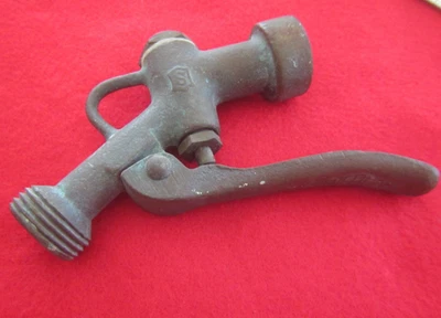 Bico de água vintage Sherman latão maciço 6" - Imagem 1 de 4