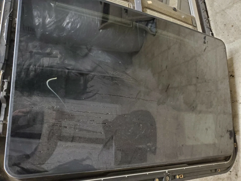 2003 2004 2005 2006 MERCEDES S-CLASS SUNROOF GLASS - Изображение 1 из 1