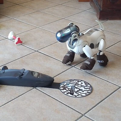 Sony Aibo ERS 7 M2+M1 Pearl White- Robot cane dog - Immagine 1 di 3