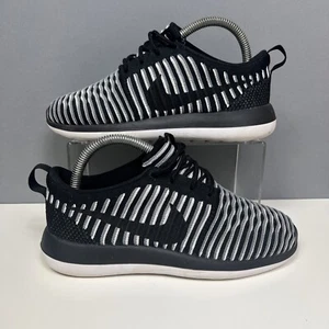 Nike Flyknit Roshe Two Damen Laufschuhe schwarz/weiß - Größe UK 4,5 Gym - Bild 1 von 11
