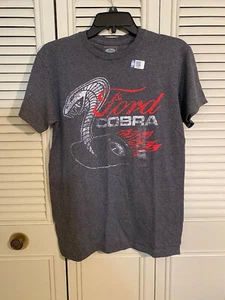 Herren anthrazit Ford Cobra Snake Wheels Grafik T-Shirt Tee Größe Small NEU! - Bild 1 von 3