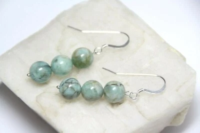 翡翠绿色 9 毫米球天然宝石 925 纯银耳环 1 3/4 — 第 1/4 张图片