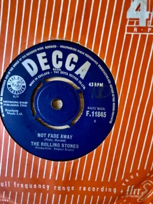 THE ROLLING STONES NOT FADE AWAY 7" SINGLE DECCA (1964) VG+ ENGLAND - Image 1 of 3