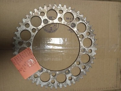 Piñón trasero Renthal 53T Yamaha YZ250 YZ125 80-98 YZ465 81 YZ490 82-88 WR250  Foto 1 de 4