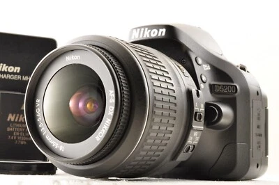 Nikon D5200 Schwarz Digitalkamera SC1430 mit AF-S 18-55mm F/3.5-5.6 G VR Neuw... - Bild 1 von 4