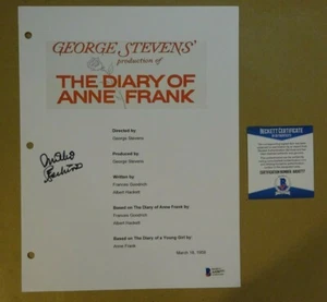 Autografiado MILLIE PERKINS Firmado DIARIO DE ANNE FRANK Guión Cubierta Beckett Certificado de Autenticidad - Imagen 1 de 5