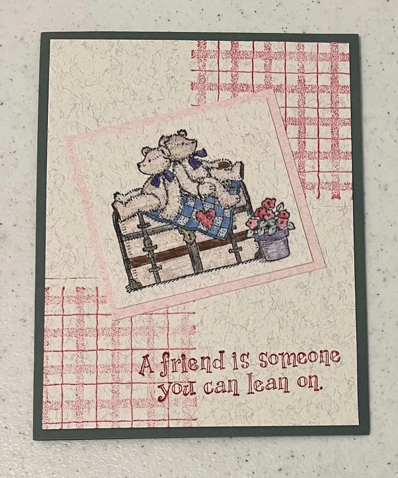 Tarjeta hecha a mano A Friend Is Someone You Can Apoyarse en blanco por dentro con sobre Foto 1 de 3