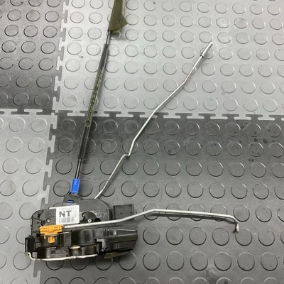 Cadillac SRX 2014-2018 actuador de cierre de puerta de conductor delantero izquierdo OEM Foto 1 de 4