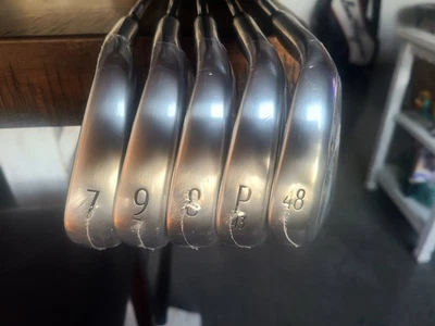 Hierros Titleist T250 modelo 2025 7-GW NUEVOS ejes Nippon REG Foto 1 de 4