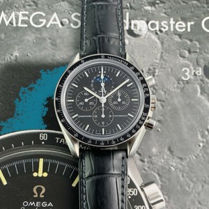 OMEGA Speedmaster Moonwatch 