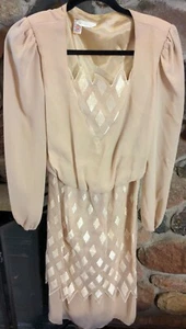 Vestido Secretaria Beige Vintage Años 80 Cintura Elástica Plisada Hombreras Hecho en Unión - Imagen 1 de 10