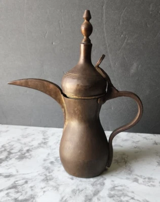 GRAN OLLA DALLAH/CAFETERA ORIENTAL VINTAGE MARCADA COBRE Y LATÓN Foto 1 de 4