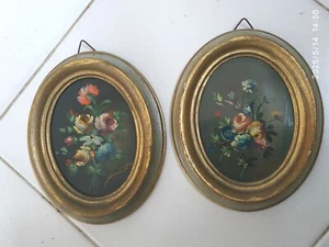 COPPIA DI QUADRETTI OVALI MINIATURE SOGGETTO FLOREALE DIPINTI A MANO FIRMATI - Foto 1 di 6