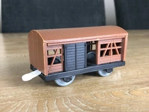 Tomy Trackmaster Thomas the Tank Engine Livestock Wagon Thailand - Picture 1 of 6
