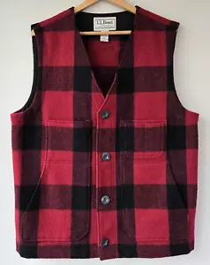 LL Bean Men’s Wool Vest Large Buffalo Plaid Red Black Buttons Sleeveless - Picture 1 of 9