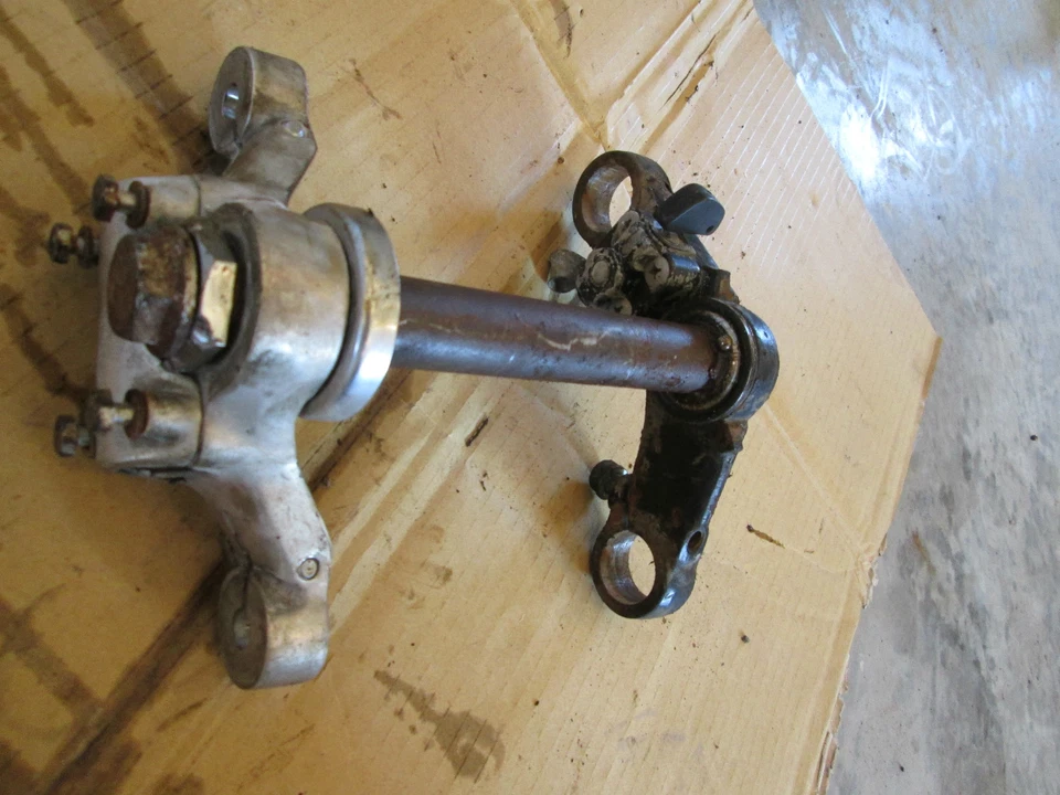 1964 Yamaha YA5 Y A 5 Y-A-5 YA 5 125 triple tree trees tripletree tripletrees Foto 1 de 1