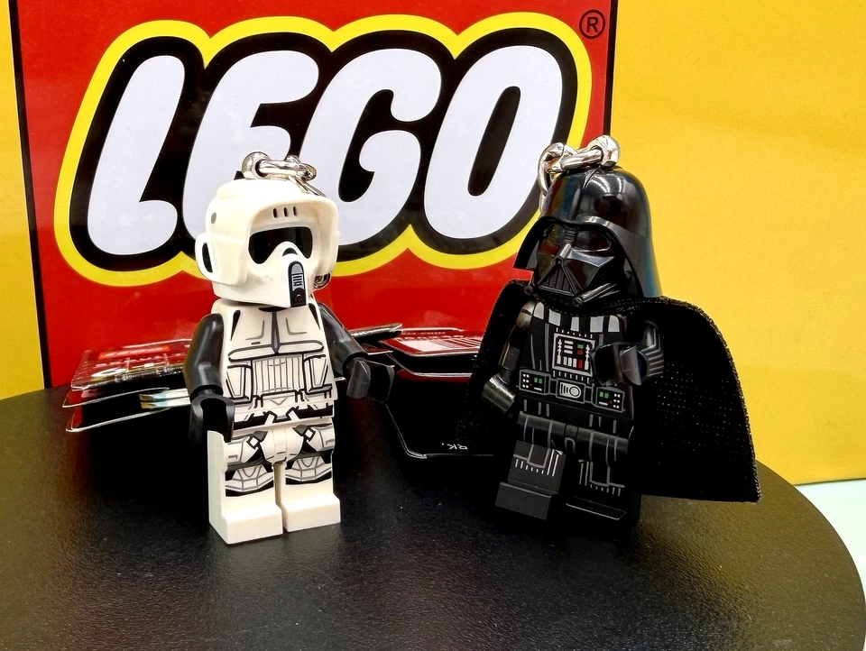 LEGO Star Wars Darth Vader Minifigure Keychain 854236