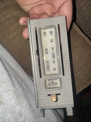 Ford Fairlane 1958 control de calefacción Foto 1 de 2