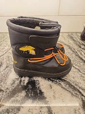 Botas de nieve Carters Construction niños pequeños talla 9M Foto 1 de 4
