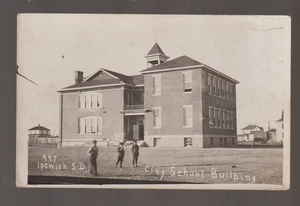 Ipswich SOUTH DAKOTA RPPC c1910 CITY SCHOOL BUILDING Students nr Mina Roscoe SD - Picture 1 of 3