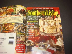 Southern Living Magazine  December 1997 Top-Rated Recipes Wreath Sugerplum M2122 - Imagen 1 de 1