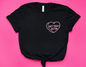 Camiseta Pink Heart Not Today Satan Estampado Gótico Punk Destacado Hipster - Imagen 1 de 6
