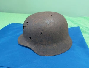 CASCO TEDESCO SECONDA GUERRA MONDIALE GUSCIO SERBIA TROVA reliquia campo di battaglia - Foto 1 di 10