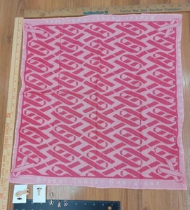 Brustkrebs 1 Bandana 2 Charms 2 Pins 1 Paar Schuh Spitze Charms - Bild 1 von 2