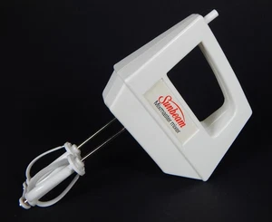 VINTAGE CHILTON GLOBE SUNBEAM MIXMASTER HAND MIXER PRETEND PLAY CHILDS TOY WORKS - Picture 1 of 5