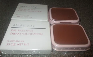 2x Mary Kay Day Radiance Cream Foundation Classic Bronze #0122 NIB - Picture 1 of 2