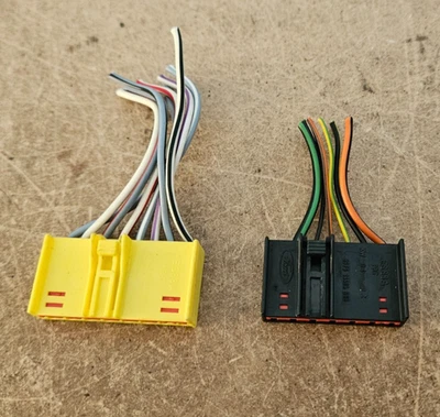 FORD RS TURBO COSWORTH SIERRA SOUND 2000 RADIO WIRING PLUG CABLE LEAD HARNESS - Image 1 of 3