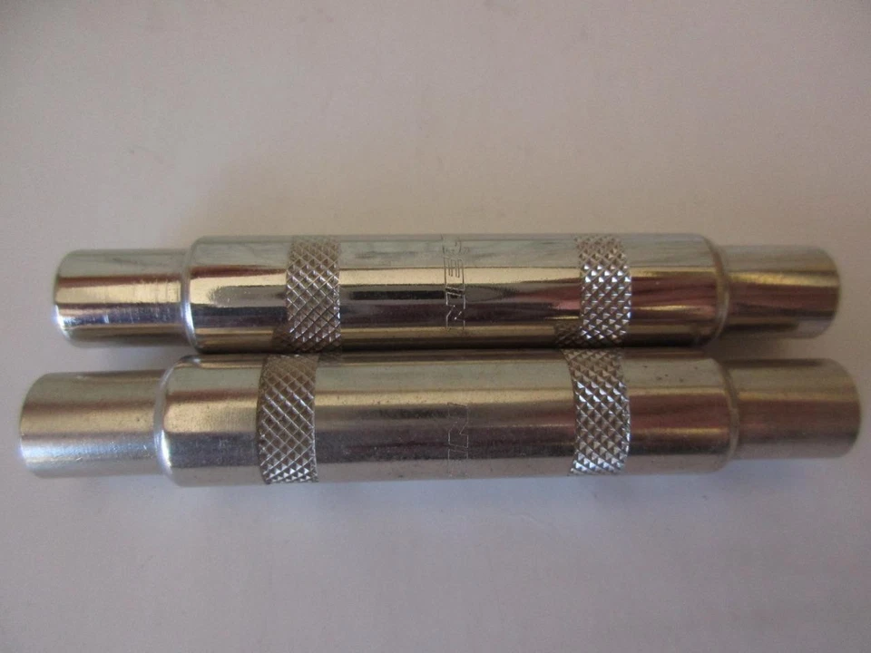 2x NEUTRIK NYS236 Mono 1/4" phone jack to jack Coupler adapter F-F 2-Pole TS 3"L - Image 1 of 1