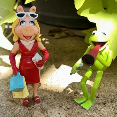 3.5" Plastic Kermit The Frog Mrs Piggy Jack in the Box Kids Meal Muppet - Image 1 of 4