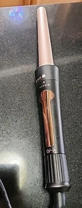 UShow Tapered Lockenstab Signature Black Gold Collection Schön! Getestet! - Bild 1 von 3