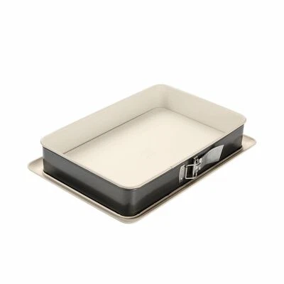 Dr. Oetker Rechteck-Springform 38 cm, eckige Kuchenform mit Auslaufschutz - Bild 1 von 3