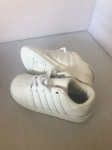 K-SWISS Kid Classic VN White Sneaker Shoe USA Size 9.5M New - Picture 1 of 2